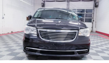 Used Chrysler Town and Country 2013 full