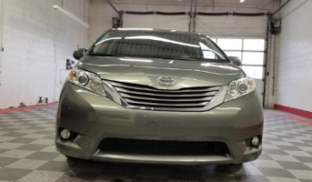 Used Toyota Sienna 2013 full