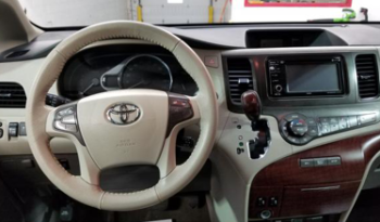 Used Toyota Sienna 2013 full