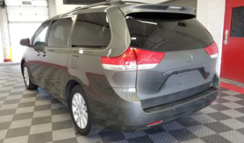 Used Toyota Sienna 2011 full