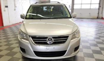 Used Volkswagen Routan 2009 full