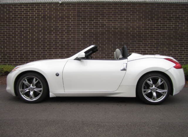 Used Nissan 370Z 2010 full