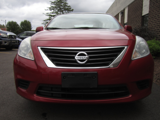 Used Nissan Versa 2013 full