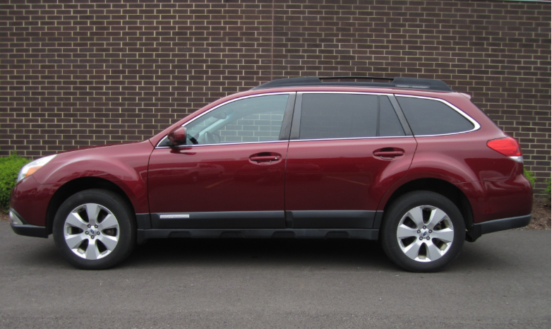 Used Subaru Outback 2011 full