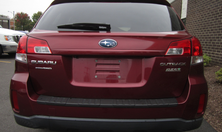 Used Subaru Outback 2011 full