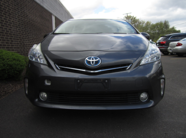 Used Toyota Prius V 2012 full