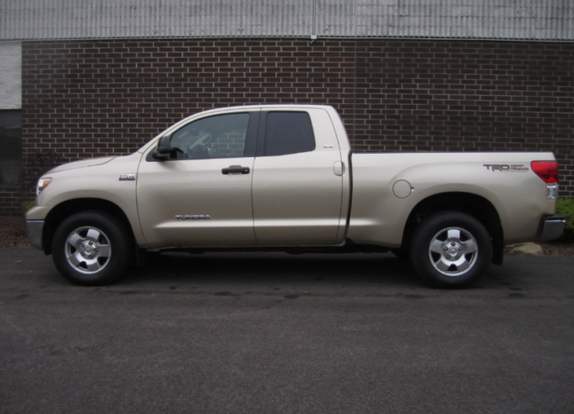 Used Toyota Tundra  2010 full