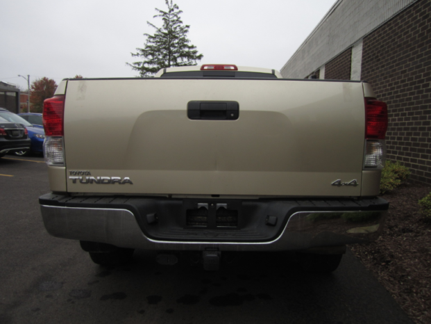 Used Toyota Tundra  2010 full