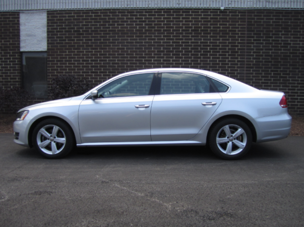 Used Volkswagen Passat 2015 full