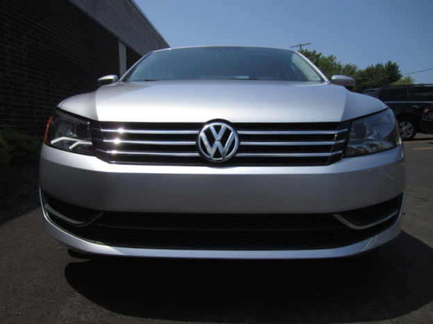 Used Volkswagen Passat 2015 full