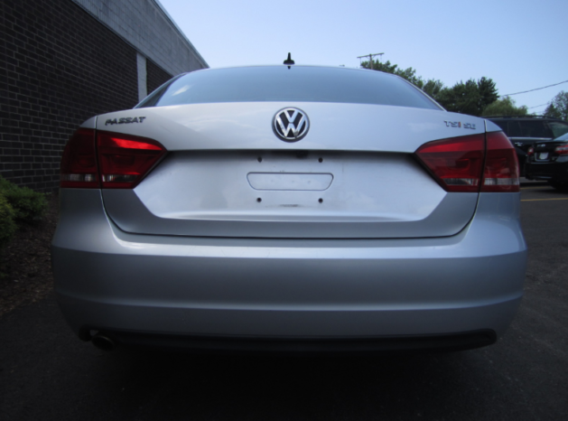 Used Volkswagen Passat 2015 full