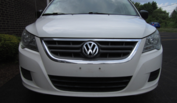 Used Volkswagen Routan 2011 full