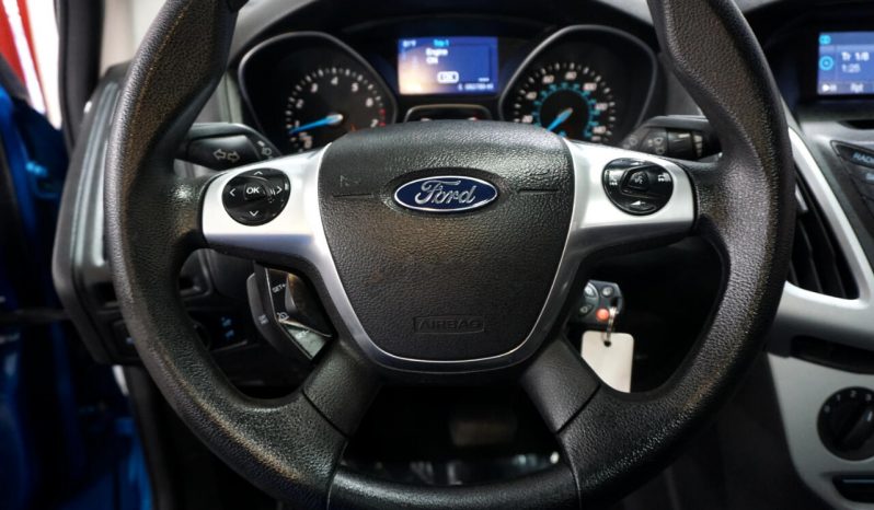 Ford Focus 2014 FWD full