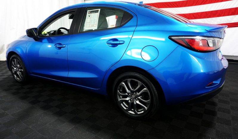 Toyota Yaris 2019 FWD full