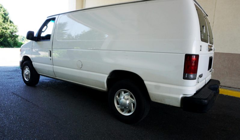 Ford Econoline 2010 RWD full