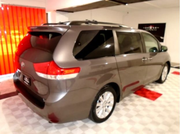 Toyota Sienna 2014 AWD full