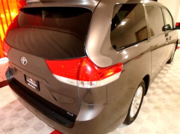 Toyota Sienna 2012 AWD full