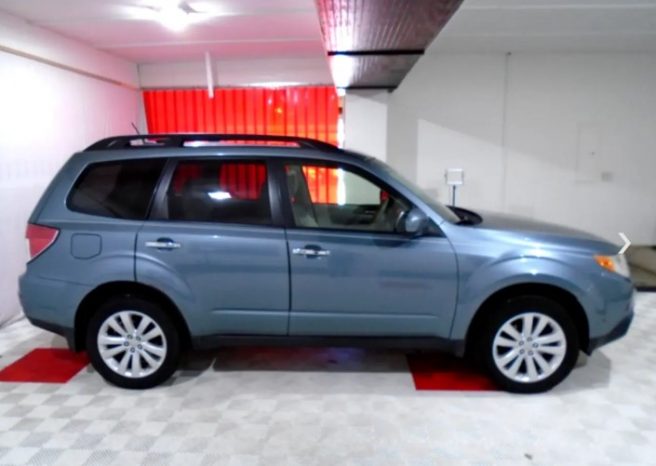 Subaru Forester 2.5X Premium 2013 AWD full