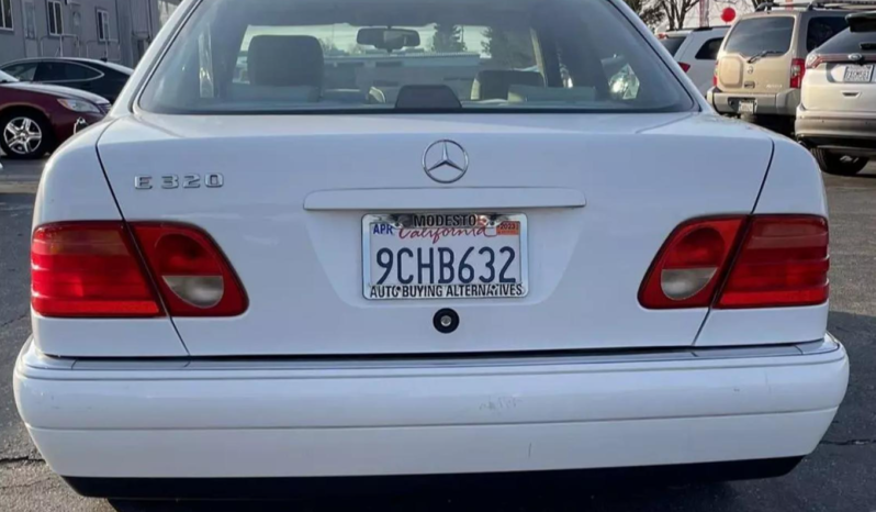 Mercedes-Benz E-Class 1996 RWD full