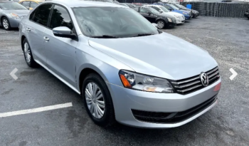 Volkswagen Passat 2014 full