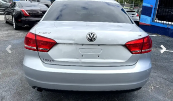 Volkswagen Passat 2014 full