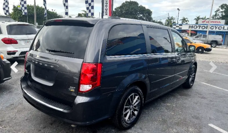 Dodge Grand Caravan 2017 full